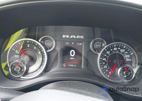 2021 Ram 1500 Big Horn 4X4 5'7 Box z USA, uszkodzony, nr VIN 1C6RRFFG8MN540068